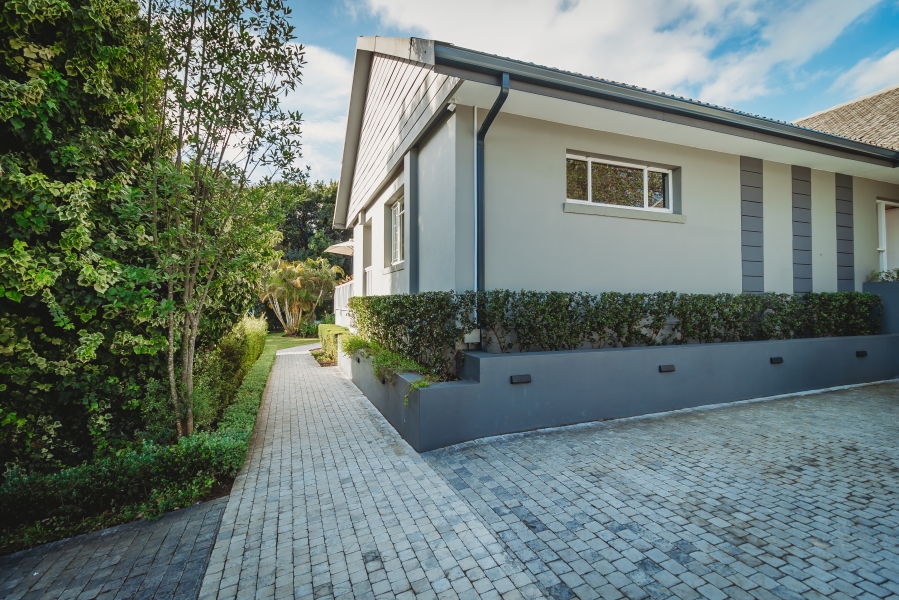 6 Bedroom Property for Sale in Heatherlands Western Cape